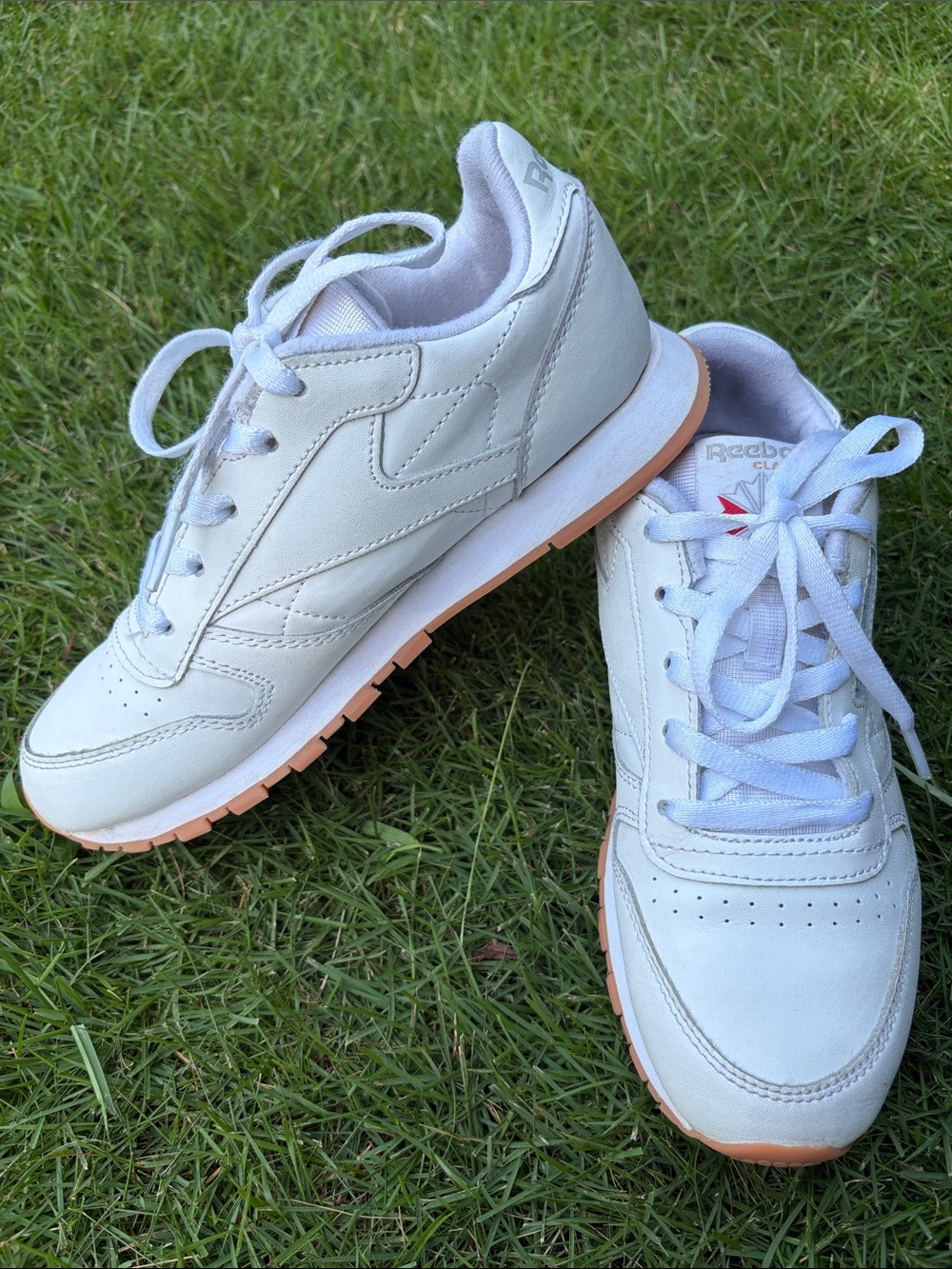 Reebok White Sneakers. Size: 3 Youth